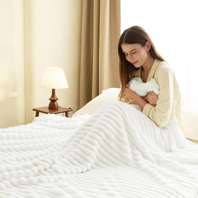 HIMEET Off White Ribbed Throw Blanket for Couch - 300GSM Lightweight Soft Fleece Blanket for Women, Cozy Blankets for Mothers Gifts, Striped Spring Home Room Decor, Off White, 50x60 Inches