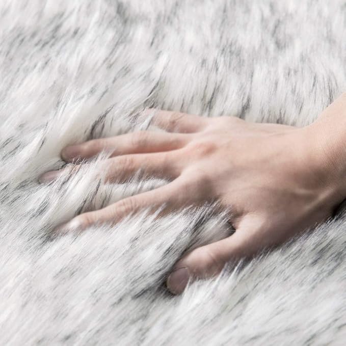 MIULEE Fluffy Rug Soft Shaggy Faux Fur Area Rug Luxury Plush Cloud Shape Carpet for Bedroom Living Room Sofa Chair 2 x 3 Feet, Gradient Grey