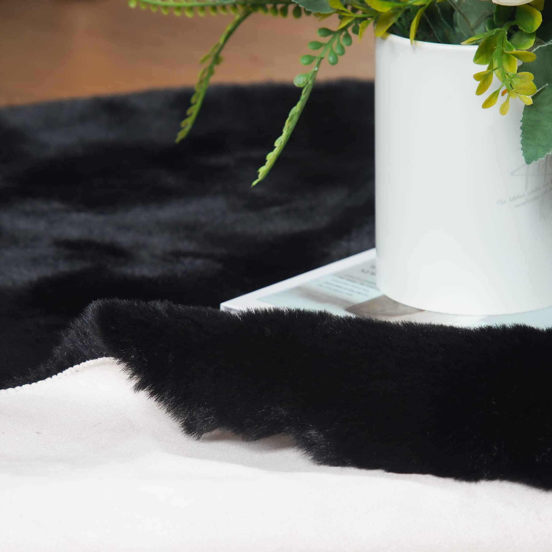 ORINOVA Black Rabbit Shaggy Fur Rug for Bedroom Washable Furry Circle Area Rugs for Living Room Kids Small Round Rug 3ft Nursery Rug