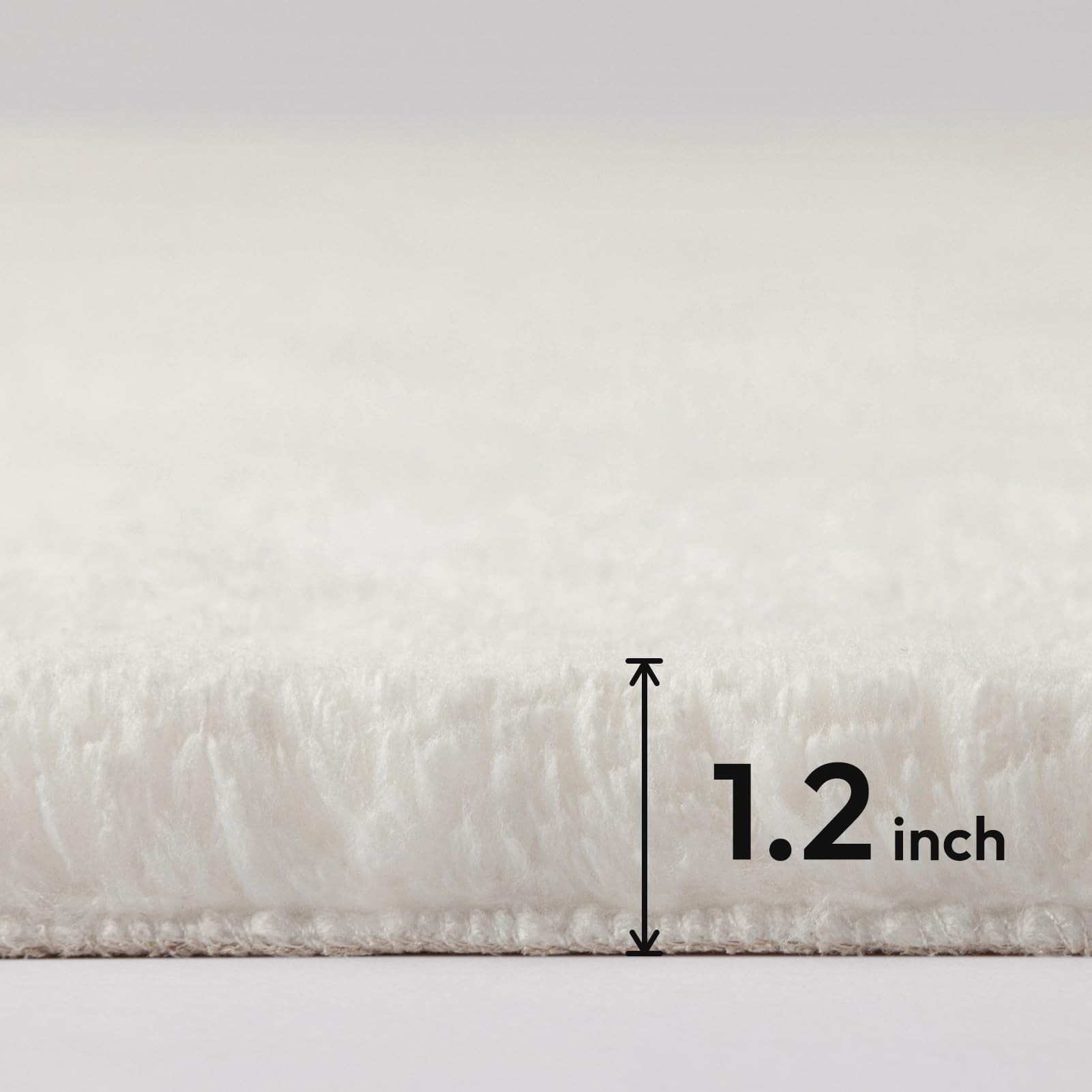 Ashler Faux Fur Rug, Ultra Soft Faux Rabbit Fur, White Area Rugs, 3 x 3 Feet Round, Machine Washable Nursery Decor Throw Rugs for Bedroom, Kids Room, Living Room