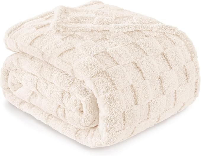 Exclusivo Mezcla 3D Checkered Fleece King Blanket for Bed, Ivory