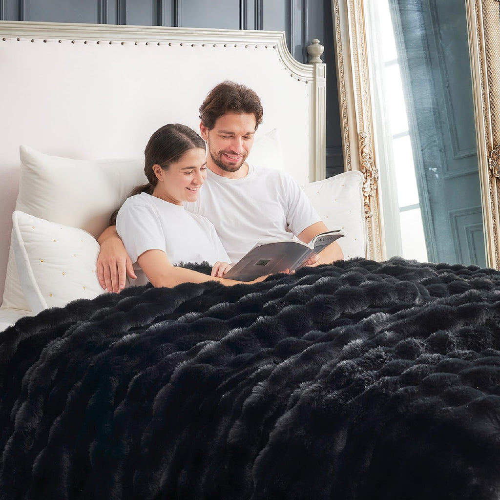 Cozy Bliss Cow Print Faux Fur Throw Blanket for Couch, Fuzzy Soft Plush Thick Bubble Blanket for Sofa Bedroom Living Room, 50x60 Inches