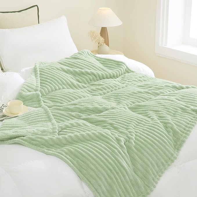 Cream Green Fleece Throw Blanket 60”×80” for Couch Sofa Livingroom