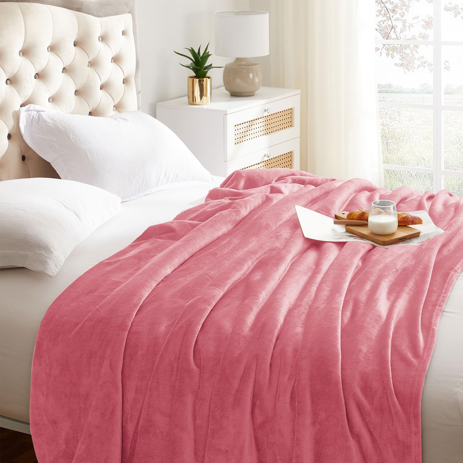 KMUSET Fleece Blanket Salmon Pink Lightweight Super Soft Cozy Fuzzy Bed Blankets Microfiber Factory Shop