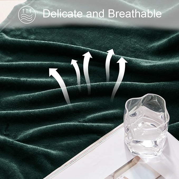 Exclusivo Mezcla Fleece Blanket King Size for Bed, Super Soft and Warm, All Season, Cozy, Plush, Lightweight, 90x104 Inches, Forest Green