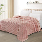 Exclusivo Mezcla King Size Flannel Fleece Blanket, Super Soft and Warm Lightweight Checkered Pattern Blankets for All Seasons, 90x104 Inches, Pink
