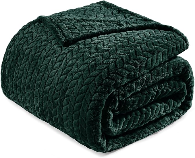 Exclusivo Mezcla Fleece Twin Size Blanket for Bed, 60x80 Inches Soft Cozy Jacquard Flannel Blankets, Lightweight Fuzzy Plush Warm for Women, Forest Green