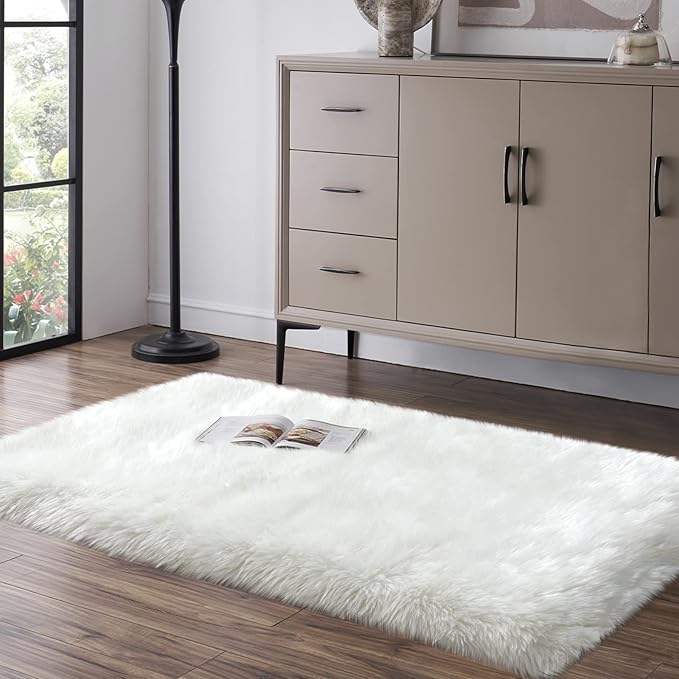 Tangsoo 2x4 White Small Faux Rur Rug,Fluffy Rug for Sofa Chair Couch Cover