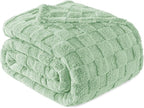 Exclusivo Mezcla Twin Size Flannel Fleece Blanket, Super Soft and Warm Lightweight Checkered Pattern Blanket for All Seasons, 60x80 Inches, Sage Green