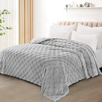 Exclusivo Mezcla Queen Size Flannel Fleece Blanket, Super Soft and Warm Lightweight Checkered Pattern Blankets for All Seasons, 90x90 Inches, Light Grey