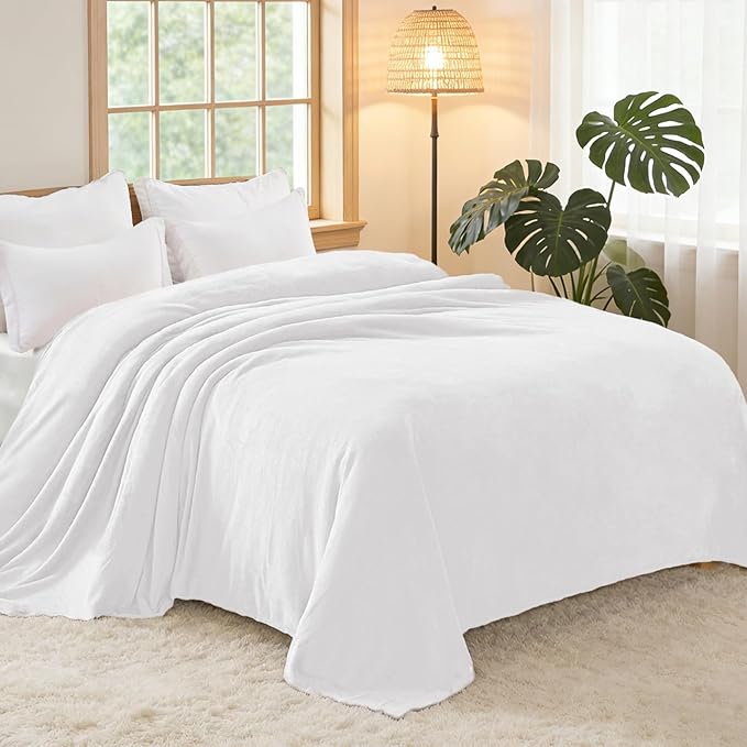 Exclusivo Mezcla Soft Fleece Blanket Twin Size for Bed, Pure White