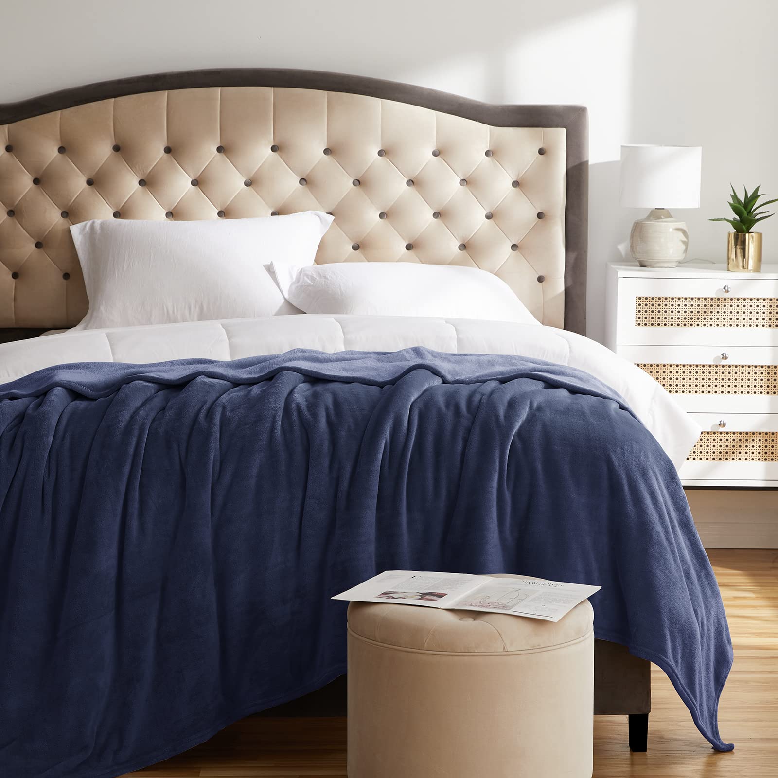 KMUSET Fleece Blanket Navy Queen Size Lightweight Cozy Plush Microfiber Solid Bed Blanket Factory Shop