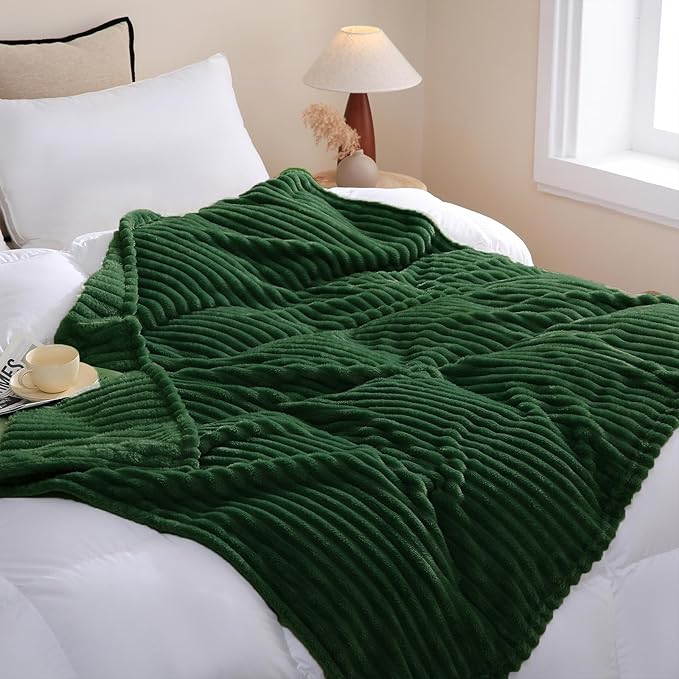 Linecooo Green Fleece Throw Blanket 90”×90” for Couch Sofa Livingroom