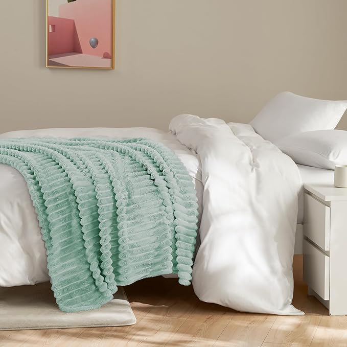 HIMEET Sage Green Throw Blanket for Couch, 300GSM Ribbed, 50 x 60 Inches