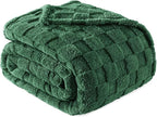 Exclusivo Mezcla King Size Flannel Fleece Blanket, Super Soft and Warm Lightweight Checkered Pattern Blankets for All Seasons, 90x104 Inches, Forest Green