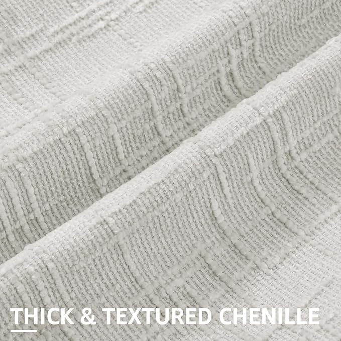 decorUhome Light Grey Chenille Throw Pillow Covers 20x20 Set of 2 Textured Soft Cozy Slubby Couch Pillow Covers Modern Farmhouse Boho Decorative Pillow Cases for Bed Sofa Living Room