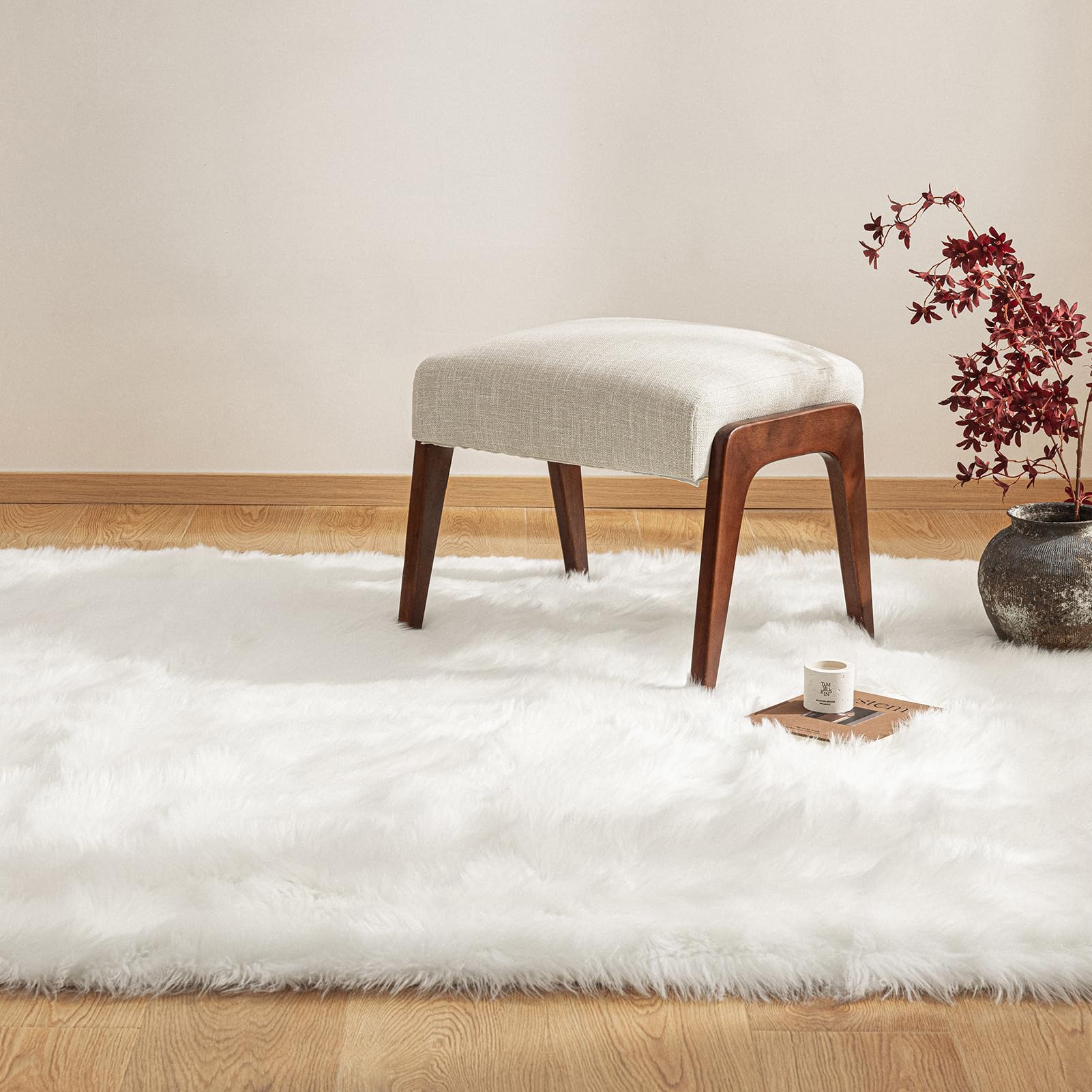 Ashler faux fur rug, Fluffy Shaggy Area Rug Ultra Soft 3 x 5 Feet Rectangle Fur Rug White Fuzzy Rug Machine Washable Shag Rug, Nursery Decor Throw Rugs for Bedroom, kids room, Living Room
