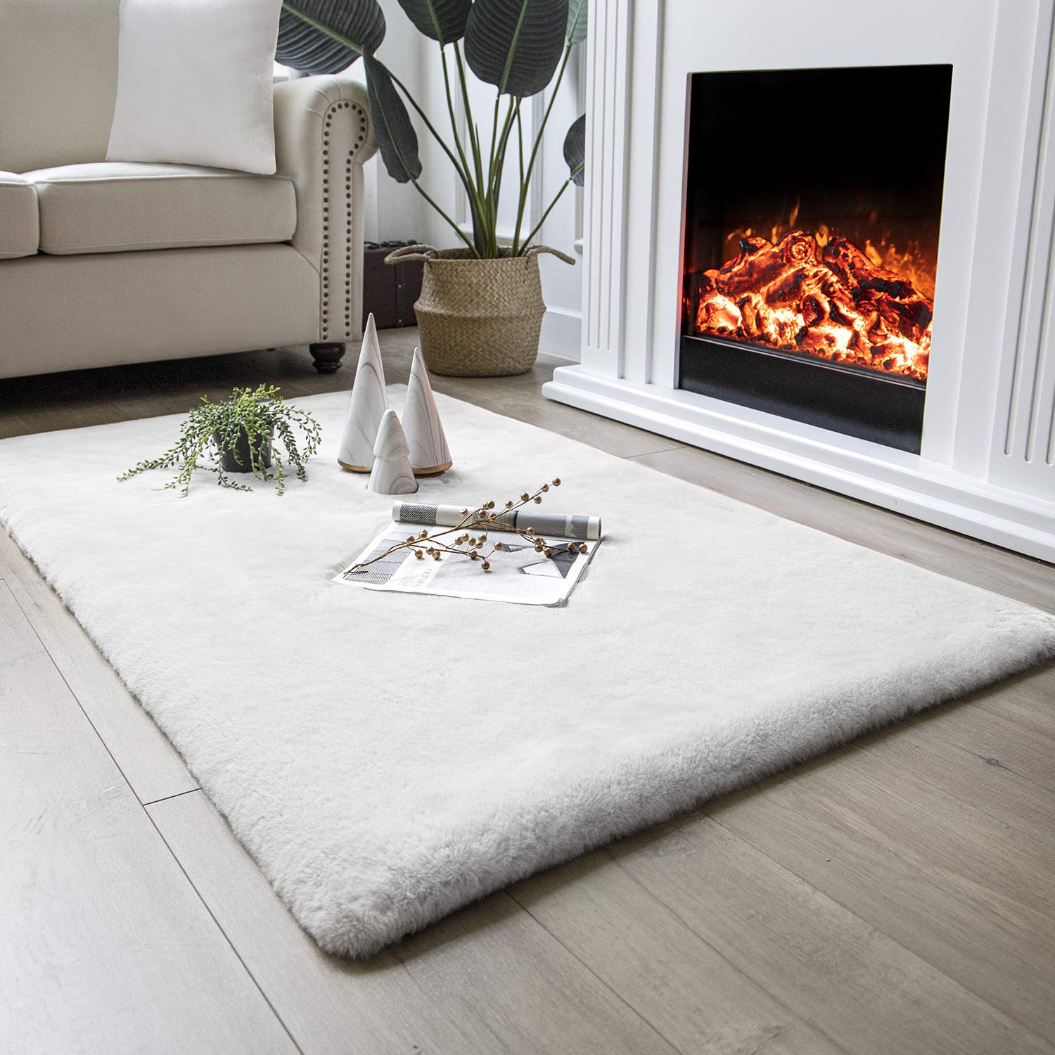 Ashler HOME DECO Ultra Soft Faux Rabbit Fur Chair Couch Cover Area Rug for Bedroom Floor Sofa Living Room White Rectangle 3 x 5 Feet