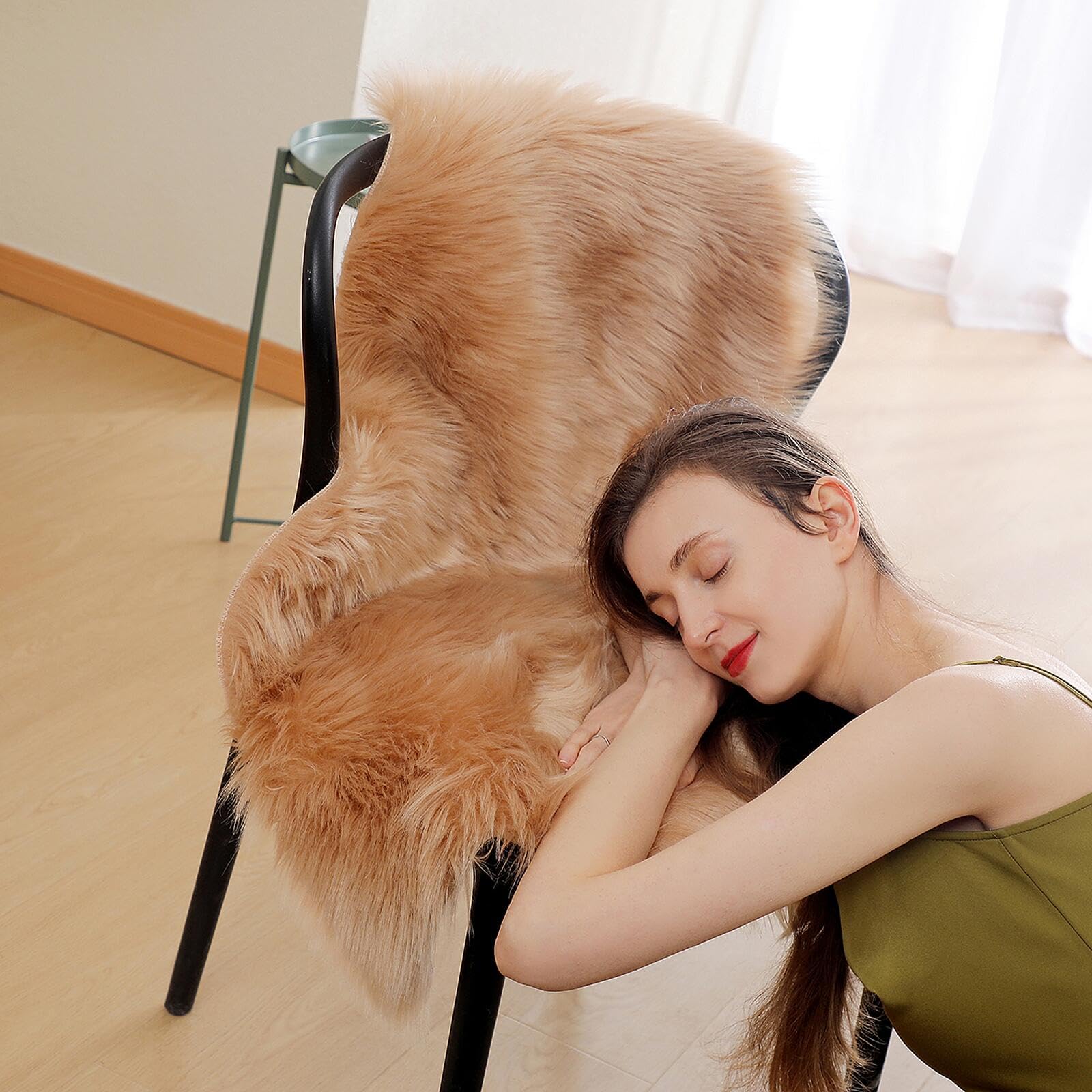 linmopm Faux Fur Sheepskin Rug, Beige, 2x3 ft