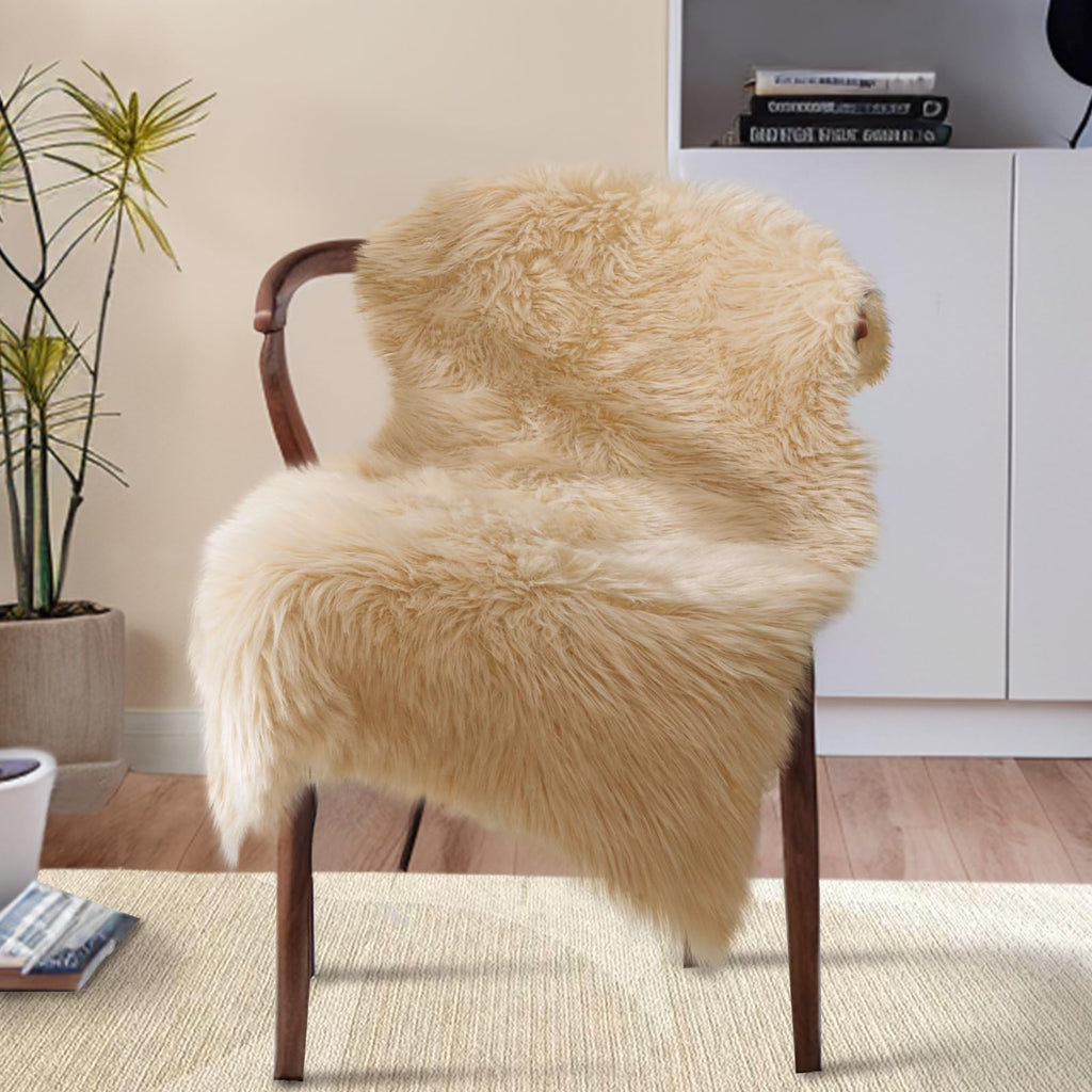 Ciicool Faux Sheepskin Rugs Soft Faux Fur Rug Beige Fluffy Rug 2x3 Feet