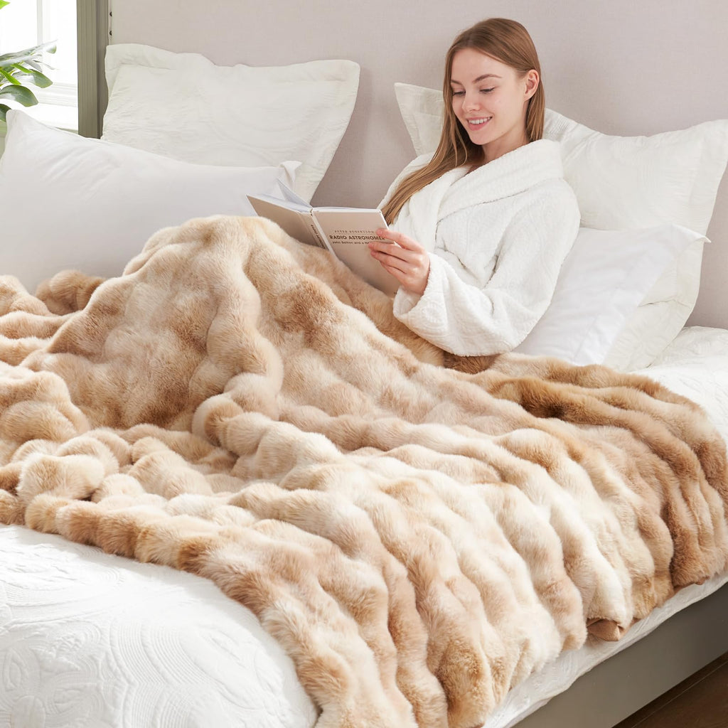 Cozy Bliss Cow Print Faux Fur Throw Blanket for Couch, Fuzzy Soft Plush Thick Bubble Blanket for Sofa Bedroom Living Room, 50x60 Inches