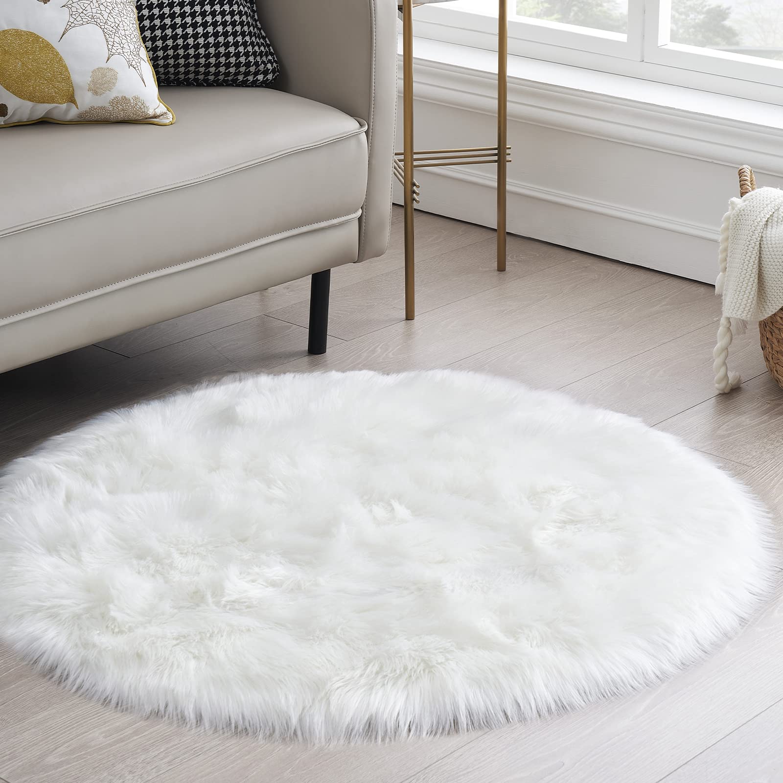 Ciicool White Fluffy Round Fur Area Rug for Bedroom, Circle Faux Fur Rugs