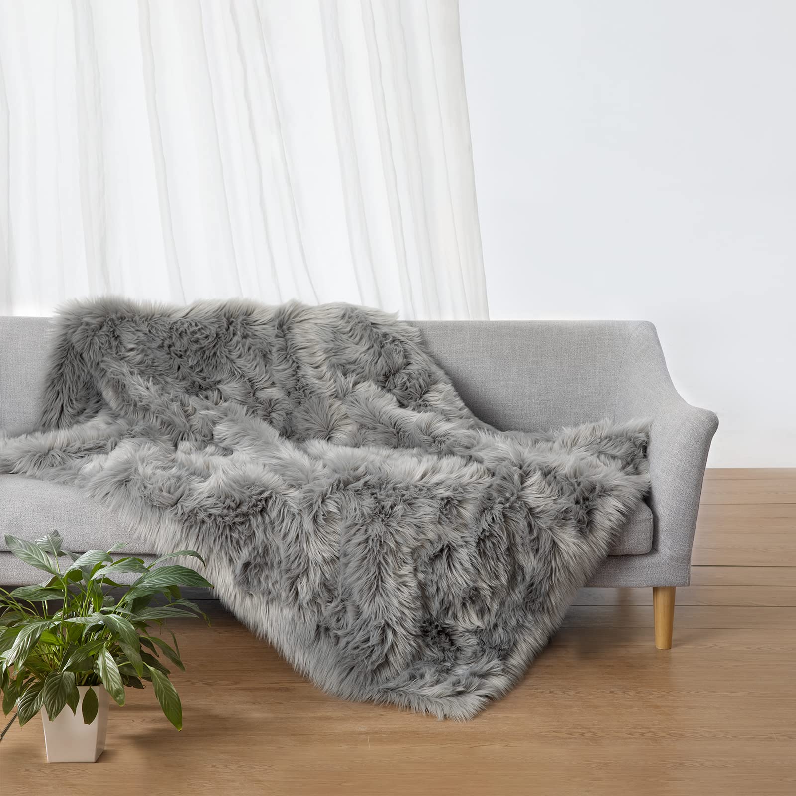 Ciicool Fluffy Area Rug, 4x6 ft Grey Faux Fur Rug for Bedroom Living Room