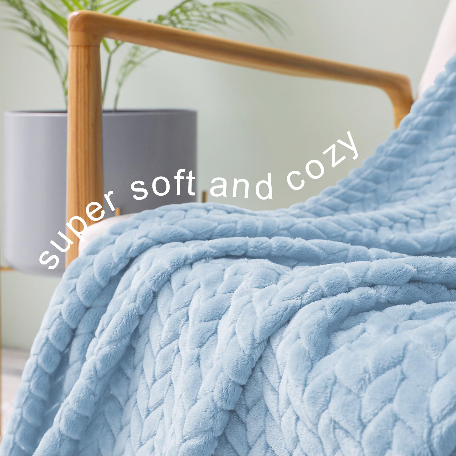 Exclusivo Mezcla Fleece Throw Blanket for Couch Sofa, 50”x70”, Light Blue