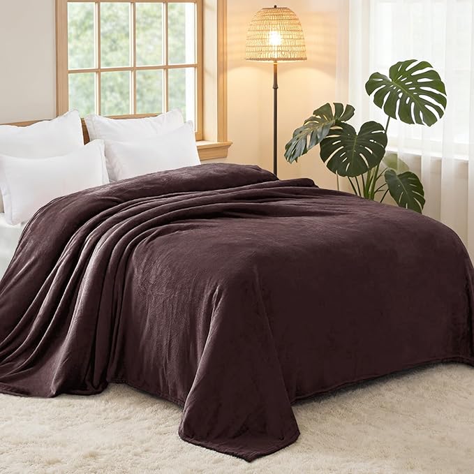 Exclusivo Mezcla Fleece Blanket Twin Size for Bed, Super Soft and Warm, All Season, Cozy, Plush, Lightweight, 90x66 Inches, Coffee