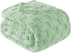 Exclusivo Mezcla Queen Size Flannel Fleece Blanket, Super Soft and Warm Lightweight Checkered Pattern Blanket for All Seasons, 90x90 Inches, Sage Green