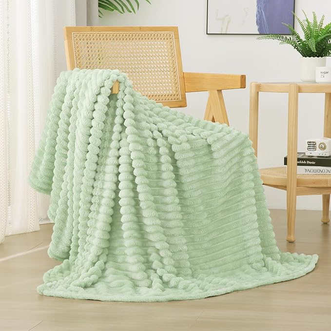 Cream Green Fleece Throw Blanket 60”×80” for Couch Sofa Livingroom
