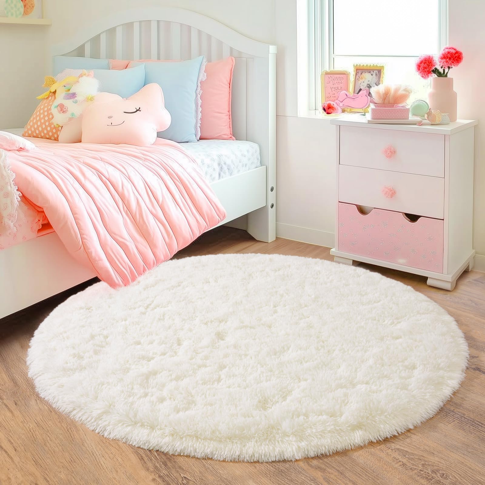 Quntue 5'x5' Cream Round Rugs for Girls Bedroom, Ultra Soft Fluffy Circle Rug for Kids Room, Cute Shag Rugs for Living Room Playroom Tent Castle Home Decor Rug