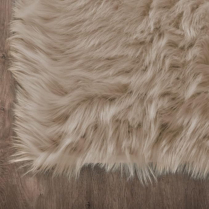 Latepis Round Rug 6.7ft Light Brown Beige Faux Fur Circle Rugs Washable Shag Fluffy Plush Rug for Living Room Bedroom Dorm Floor Sofa
