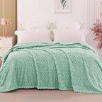 Exclusivo Mezcla Fleece King Blanket for Bed, Extra Large Fuzzy Sage Green Bed Blankets, Soft Cozy Plush Sofa Throws for All Seasons, 90x104 Inches