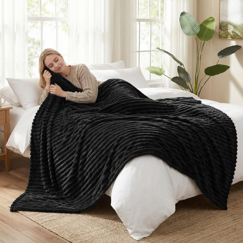HIMEET Black King Size Blanket for Bed, 300GSM Ribbed Fleece, 108 x 90 in
