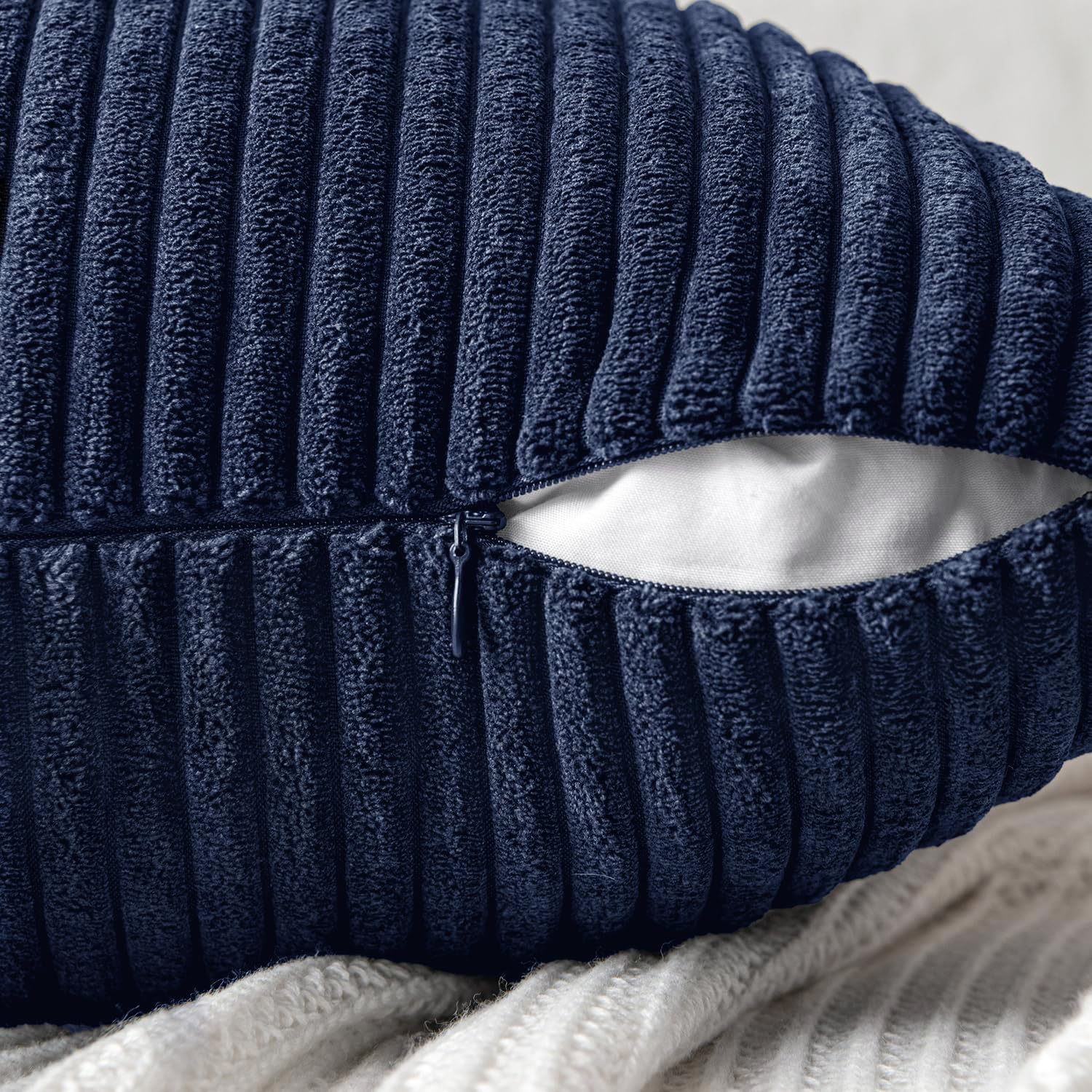 MIULEE Navy Blue Decorative Throw Pillow Covers for Couch 18x18 Inch