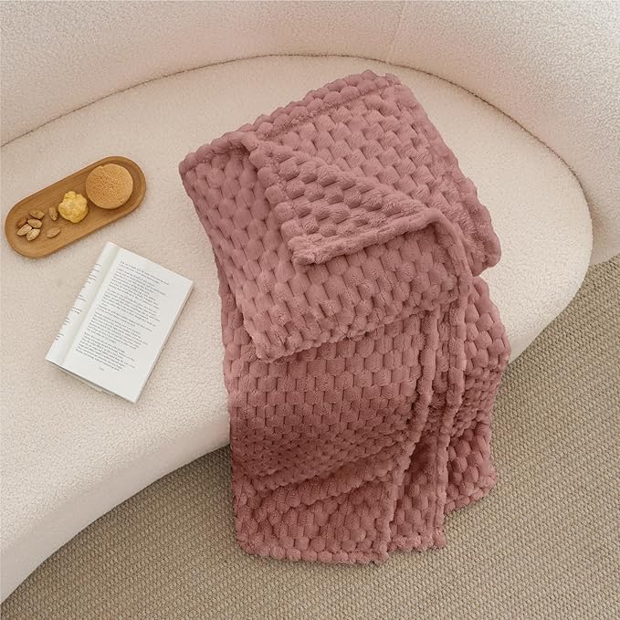 BEDELITE Fleece Twin Blanket for Couch & Bed - 3D Jacquard Decorative Dusty Pink Blankets, Super Soft and Cozy Warm Fuzzy Blanket All Seasons Suitable, 50x60Inches