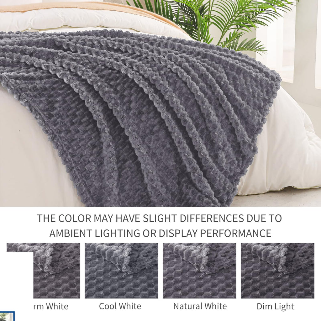 Exclusivo Mezcla 3D Fleece California King Blanket for Bed, Grey