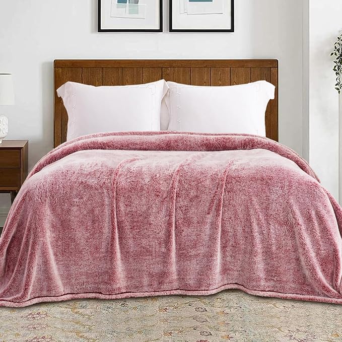 Exclusivo Mezcla Fuzzy Large Fleece Throw Blanket for Couch, Mixed Deep Red