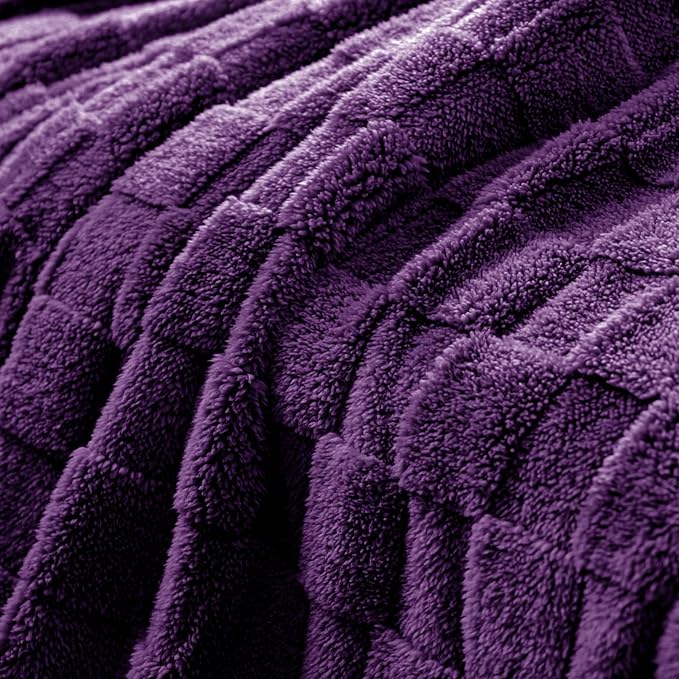 Exclusivo Mezcla King Size Flannel Fleece Blanket, Super Soft and Warm Lightweight Checkered Pattern Blankets for All Seasons, 90x104 Inches, Purple