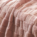 Exclusivo Mezcla Twin Size Flannel Fleece Blanket, Super Soft and Warm Lightweight Checkered Pattern Blankets for All Seasons, 60x80 Inches, Pink