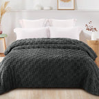 Exclusivo Mezcla Twin Size Flannel Fleece Blanket, Super Soft and Warm Lightweight Checkered Pattern Blankets for All Seasons, 60x80 Inches, Dark Grey