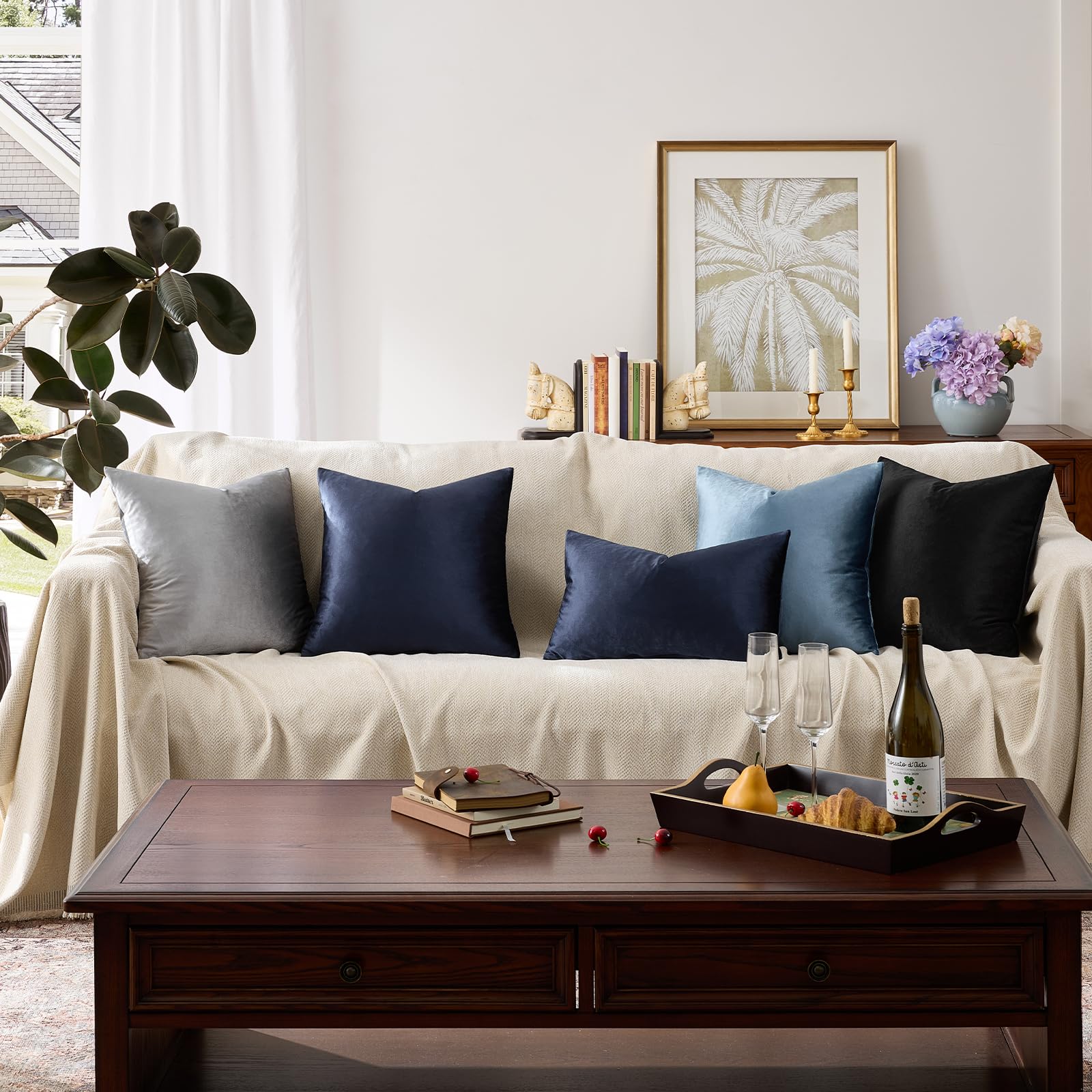 GIGIZAZA Navy Velvet Pillow Covers 22x22 Decorative Pillows Pack of 2