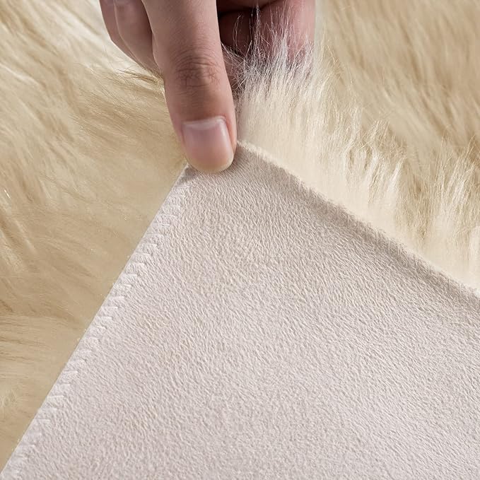Ciicool Beige Fluffy Round Fur Area Rug for Circle Faux Fur Rugs for Kids Room, Cute Fuzzy Nursery Rug, Shaggy Circular Rugs Floor Carpets for Teens Girls Rooms Home Decor, 4 x 4 Feet
