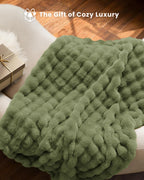 blunique Ultra Soft Cozy Faux Fur Throw Blanket, Fuzzy Plush Thick Bubble Blanket, Oversize Luxury Fluffy Blanket for Couch, Sofa, Bedroom, and Living Room,50x60 Inches,Green