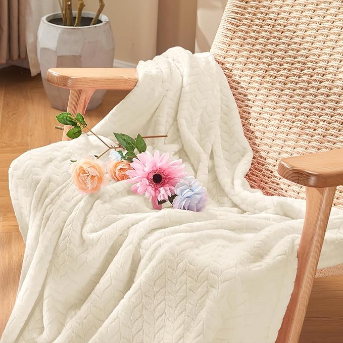 inhand Fleece Twin Blanket for Bed Cream White Throw Blanket for Couch Super Soft Cozy Warm Blankets and Throws Lightweight Fuzzy Large Blanket for Sofa Bed Office,50x60 inches