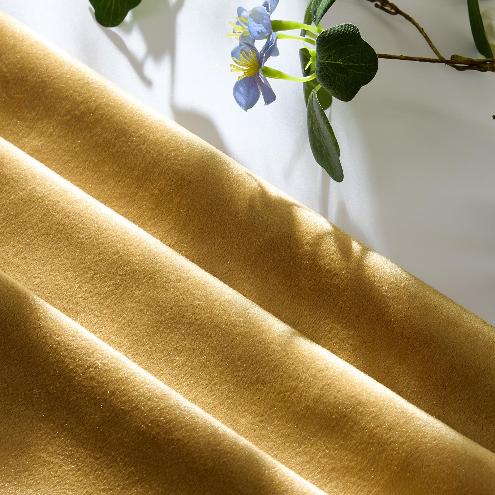 GIGIZAZA Golden Velvet Pillow Covers 22x22 Decorative Pillows Pack of 2