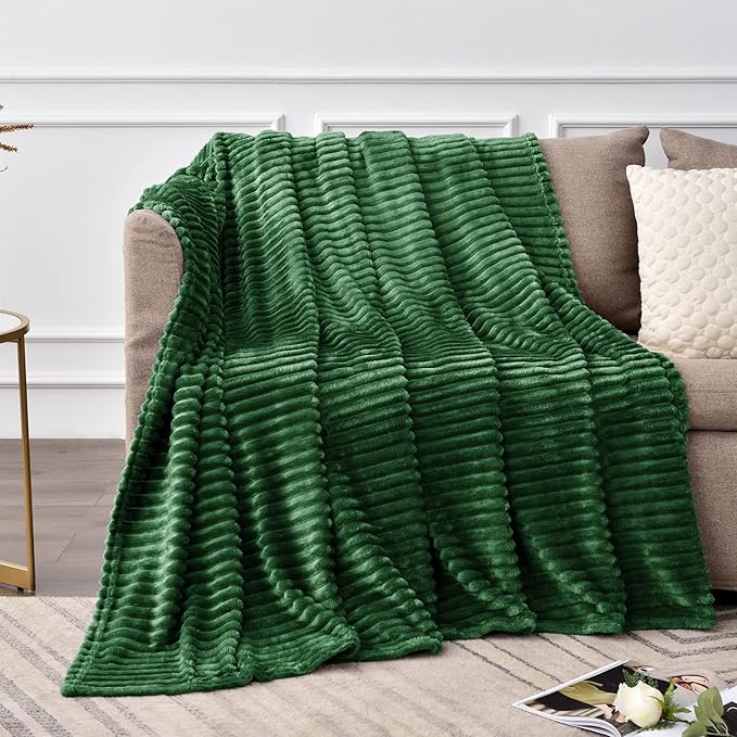 BEDELITE 3D Ribbed Dark Green Fleece Throw Blanket for Couch, 50x60 Inch