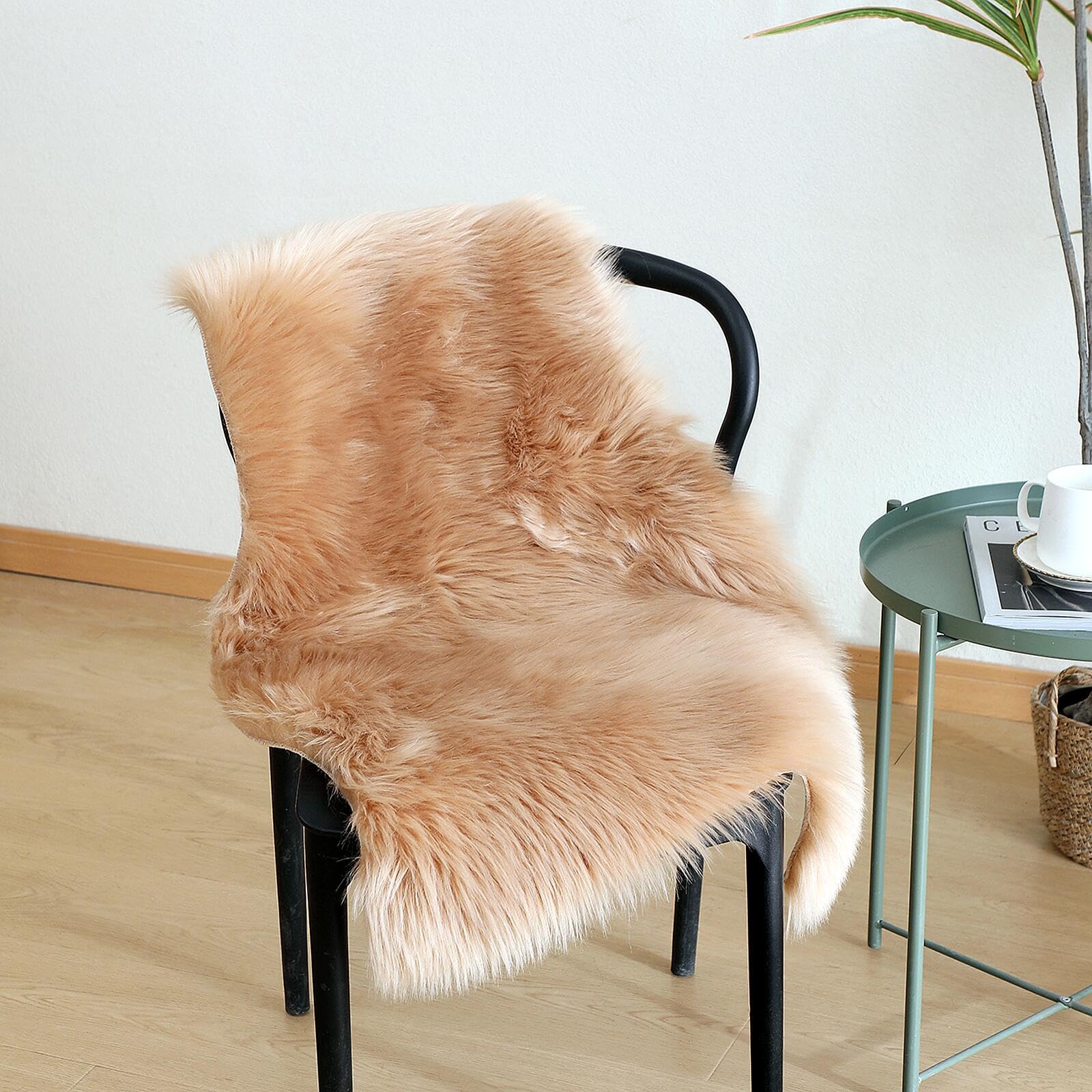 linmopm Faux Fur Sheepskin Rug, Beige, 2x3 ft