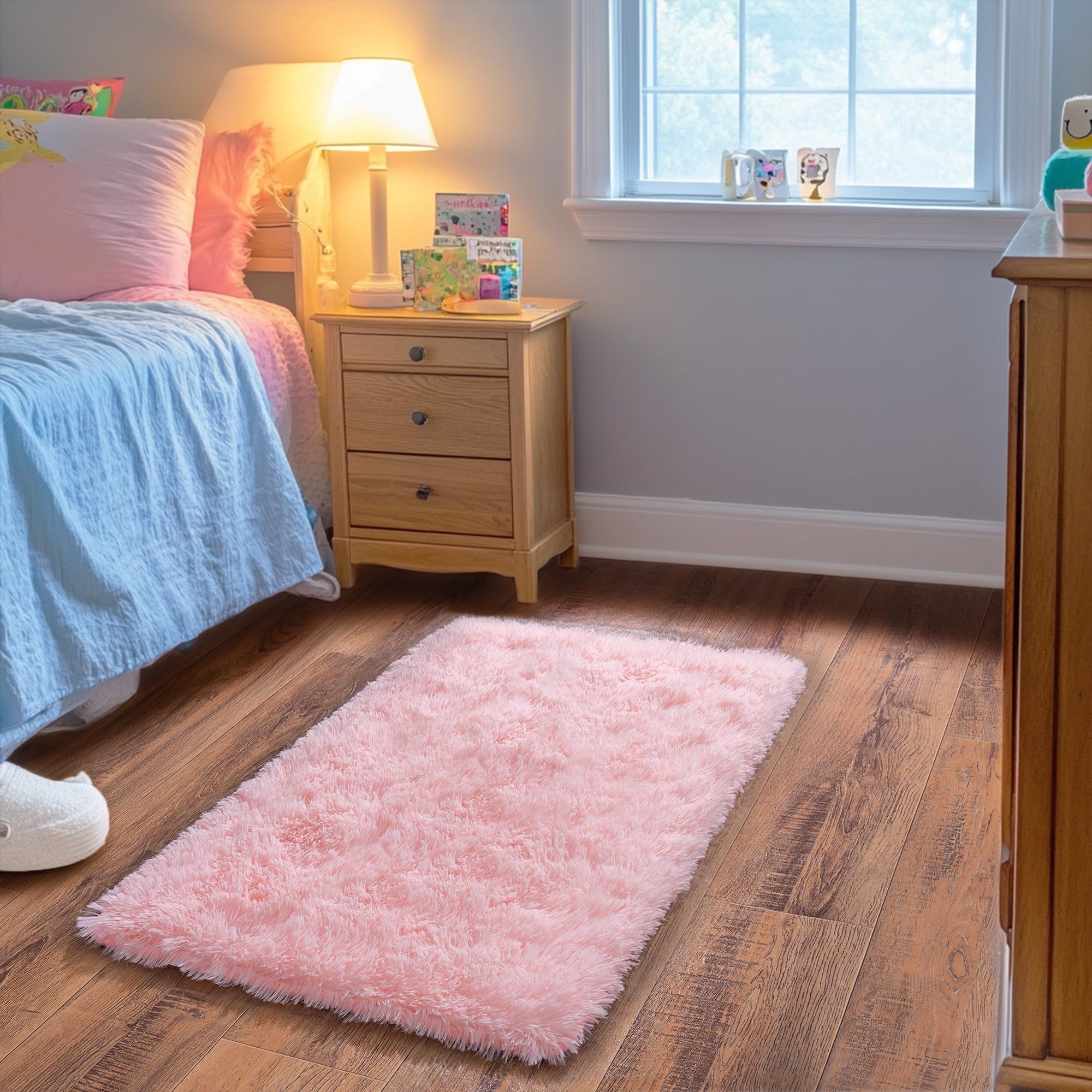 Quntue Small Area Rug, 2x3 Pink Rug for Bedroom Shaggy Throw Rugs for Girls Room, Soft Carpet for Kids Room, Plush Non-Slip Fluffy Bedside Rug for Living Room Nursery Dorm Home Decor